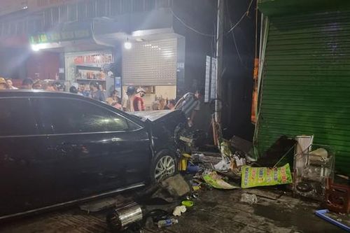 Hé lộ nguyên nhân vụ ô tô Camry lao lên vỉa hè đâm hàng loạt người, xe ở đường Phạm Văn Đồng