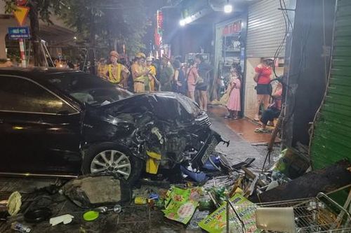 Tình hình sức khỏe 4 nạn nhân trong vụ ô tô lao lên vỉa hè ở trước số nhà 165 Phạm Văn Đồng