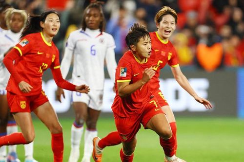 Bị thẻ đỏ từ sớm, nữ Trung Quốc vẫn giành 3 điểm đầu tiên tại World Cup nữ 2023
