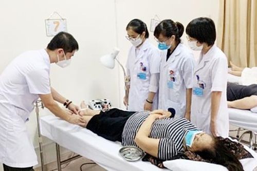 Kết hợp y học cổ truyền với y học hiện đại trong khám, chữa bệnh thế nào?