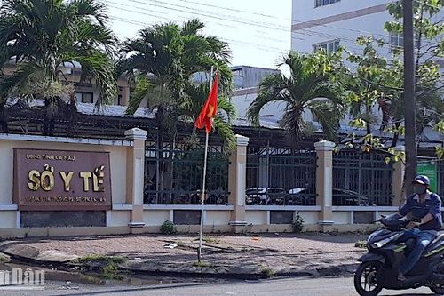 Cách chức Giám đốc Sở Y tế Cà Mau