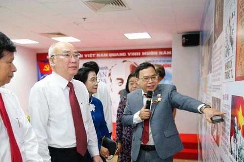 Báo Người Lao Động trao giải cuộc thi viết và nhiếp ảnh về đề tài chủ quyền biển đảo