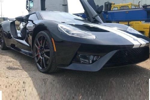 Ford GT - 'quái thú Mỹ' hơn 50 tỷ đồng cập cảng Việt Nam