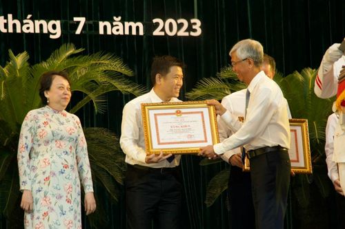 TPHCM tuyên dương 142 tập thể và cá nhân là gương điển hình tiên tiến