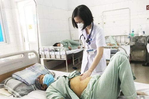 Thêm trường hợp nhập viện do uống thuốc nam không rõ nguồn gốc
