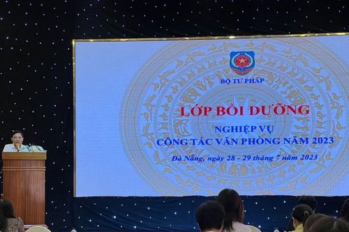 Bộ Tư pháp bồi dưỡng nghiệp vụ công tác Văn phòng