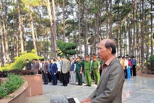 Tháng 7 tri ân - Bài cuối: 37 năm và khúc Hồn tử sỹ tại nghĩa trang