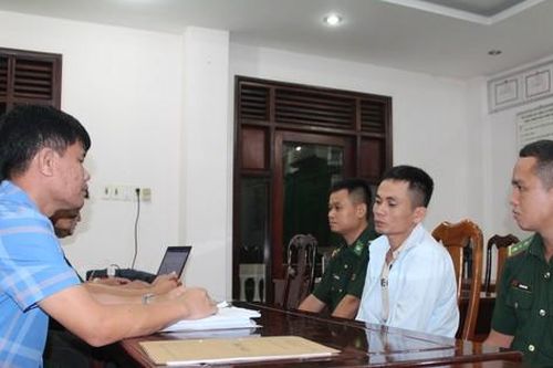 Hai thiếu nữ bị lừa bán cho quán cà phê 'kích dục'
