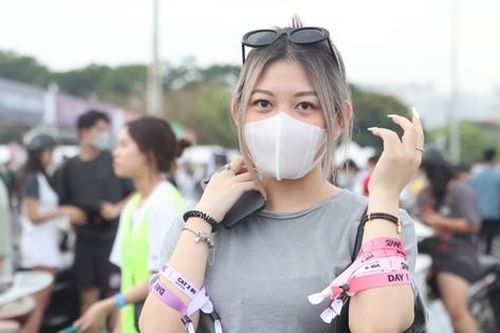Vé BlackPink ở sân Mỹ Đình đang giảm 50% ngày cuối, chấp nhận lỗ nặng