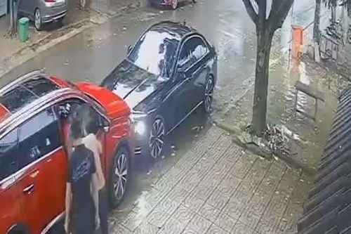 Xuất hiện clip mới vụ người đàn ông tông vào xe người nhà vợ cũ