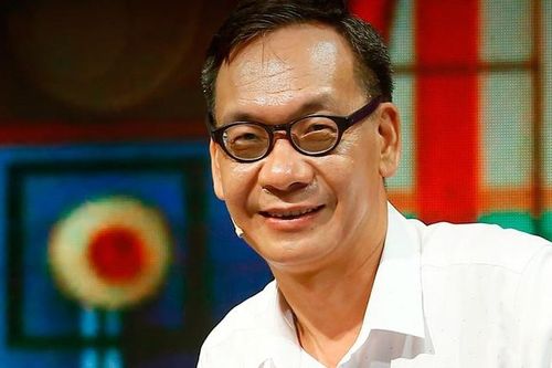 NSƯT Đức Khuê hóa chuyên gia tư vấn tình yêu