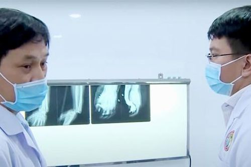 Bệnh viện ở TP.HCM yêu cầu bác sĩ báo cáo 100% bằng tiếng Anh