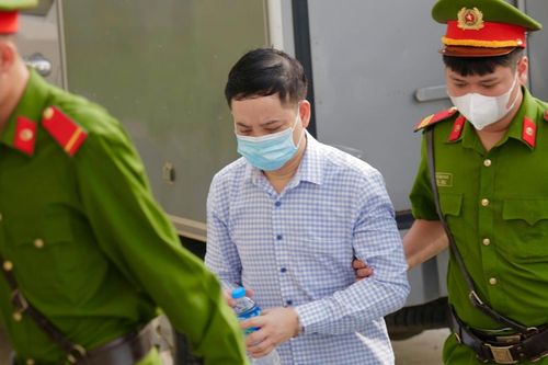 Cựu Thư ký Thứ trưởng Bộ Y tế nhận án tù chung thân