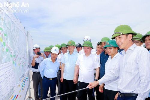 Bộ trưởng Bộ Giao thông vận tải yêu cầu thông xe kỹ thuật đoạn Nghi Sơn - Diễn Châu dịp 2/9