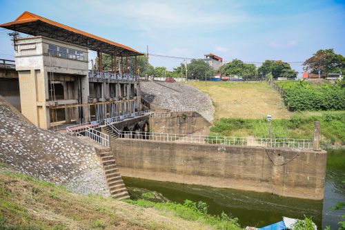 Thực trạng một số cống đê ở Hà Nội tiềm ẩn nguy hiểm mùa mưa bão