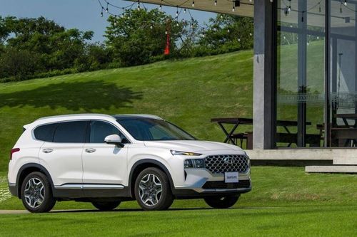 Nhiều tân binh ra mắt, ô tô hybrid không còn là của hiếm