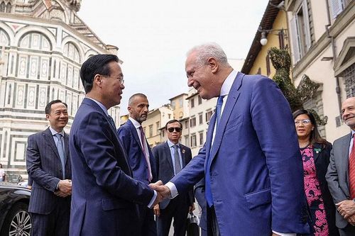 Chủ tịch nước Võ Văn Thưởng gặp Chủ tịch vùng Tuscana và Thị trưởng Firenze, Italia
