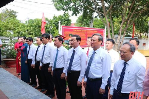 Đoàn đại biểu tỉnh dâng hoa, dâng hương tại Cụm di tích lịch sử cách mạng Hàm Hạ
