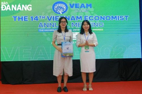 200 chuyên gia bàn về kinh tế và tài chính năng lượng xanh