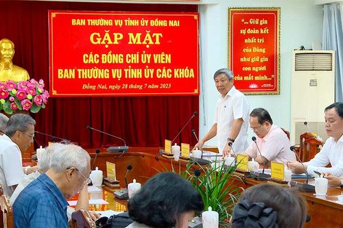 Các đồng chí nguyên lãnh đạo tỉnh đóng góp nhiều ý kiến cho sự phát triển của Đồng Nai
