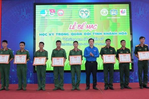 Bế mạc chương trình Học kỳ trong quân đội 'Chúng em là chiến sĩ'