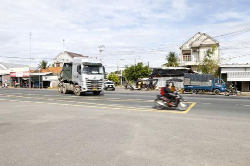 Ngã tư Đá Bàn (Ninh Hòa): Cần lắp đặt đèn tín hiệu giao thông