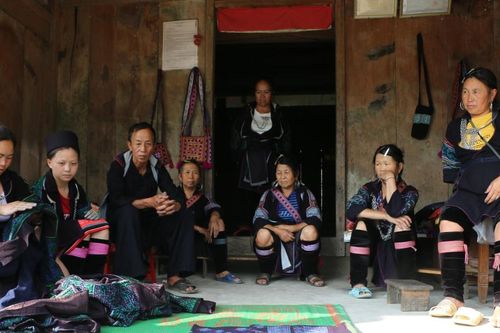 Đề nghị công nhận nghệ thuật trang trí trên trang phục của người Mông đen là di sản văn hóa phi vật thể quốc gia