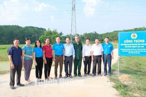 Khánh thành đường bê tông nội đồng tại thôn Hòa Mục