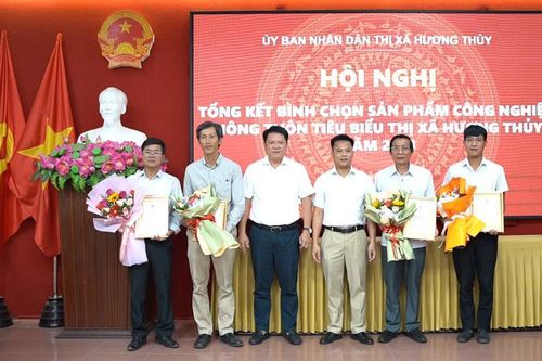 Hương Thủy: Nhiều sản phẩm công nghiệp nông thôn có thể phục vụ thị trường