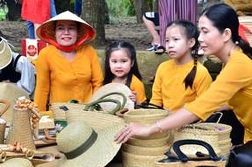 12 sản phẩm và bộ sản phẩm công nghiệp nông thôn tiêu biểu được trao giấy chứng nhận