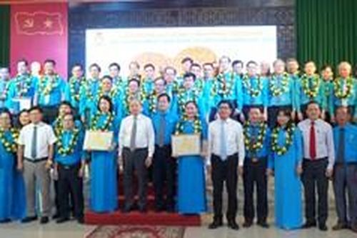 Biểu dương 94 cán bộ công đoàn tiêu biểu