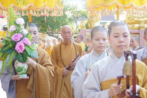 Đồng Nai: Ban Trị sự GHPGVN tỉnh thăm, sách tấn chư hành giả an cư tại hạ trường chùa Long Vân