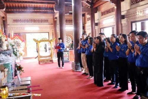 Hành trình về nguồn của Đoàn Thanh niên Viện Kiến trúc quốc gia