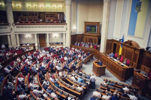 Quốc hội Ukraine gia hạn tình trạng khẩn cấp, hủy kế hoạch bầu cử