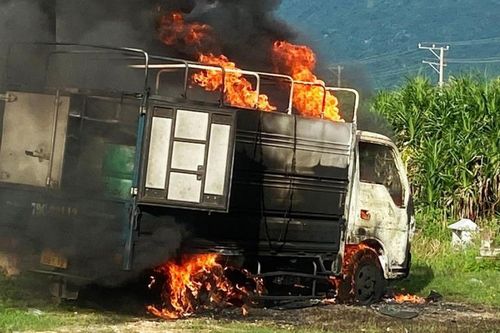 Khánh Hòa: Xe chở xăng bốc cháy làm đứt dây điện, một người tử vong