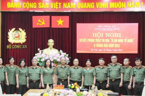 Tăng cường đoàn kết, tạo không khí thi đua sôi nổi