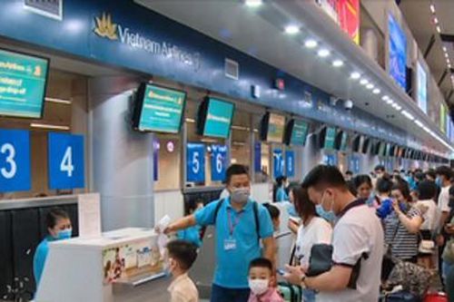 Giá vé máy bay dịp 2/9 tăng cao