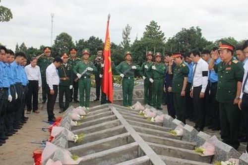 Đất mẹ ru giấc ngủ cho những người con quên mình vì nhiệm vụ thiêng liêng