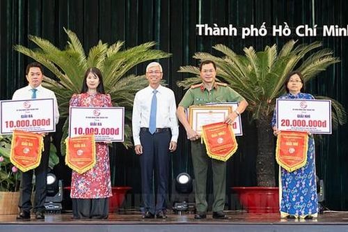 'Những bông hoa thầm lặng' của Công an TPHCM được trao giải nhất