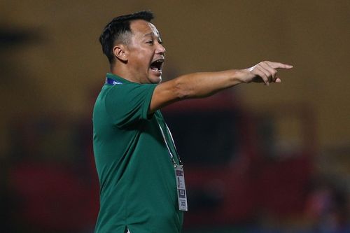 HLV Nam Định: Trọng tài sẽ bắt đúng hơn nếu có VAR