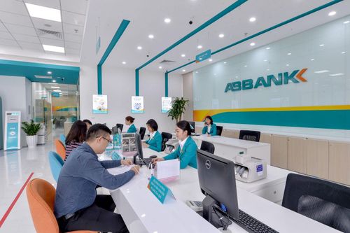 Ngân hàng 6 tháng đầu năm: Lợi nhuận sụt giảm, nợ xấu tăng, dự phòng hao hụt