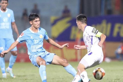 Văn Quyết gọi, Quang Hải sẽ trả lời