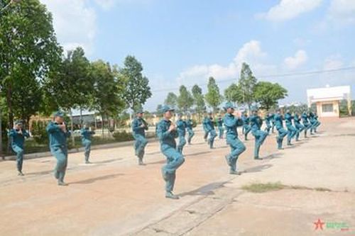 Hiệu quả mô hình 'Đại đội dân quân thường trực luân phiên tập trung huấn luyện' ở Bình Phước