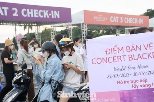 Muôn kiểu 'đại hạ giá vé' BlackPink trước giờ diễn