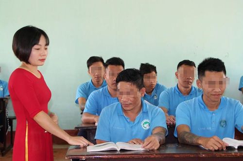 Thầm lặng những 'chuyến đò' đặc biệt