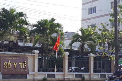 Phó Giám đốc Sở Y tế tỉnh Cà Mau Trần Quang Khóa bị kỷ luật cảnh cáo