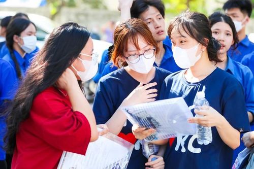 Dự đoán điểm chuẩn ngành Sư phạm biến động ra sao?