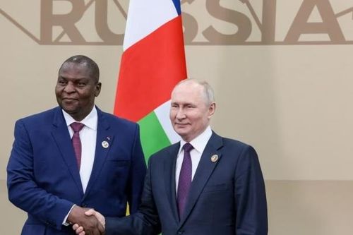 Các nhà lãnh đạo châu Phi kêu gọi về hòa bình và ngũ cốc khi gặp ông Putin