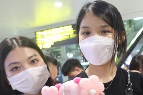 Nhịn ăn, vay nợ để đi xem show BlackPink ở Hà Nội