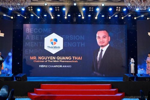 Chủ tịch Dược phẩm Thái Minh nhận giải Nhà lãnh đạo xuất sắc 2023